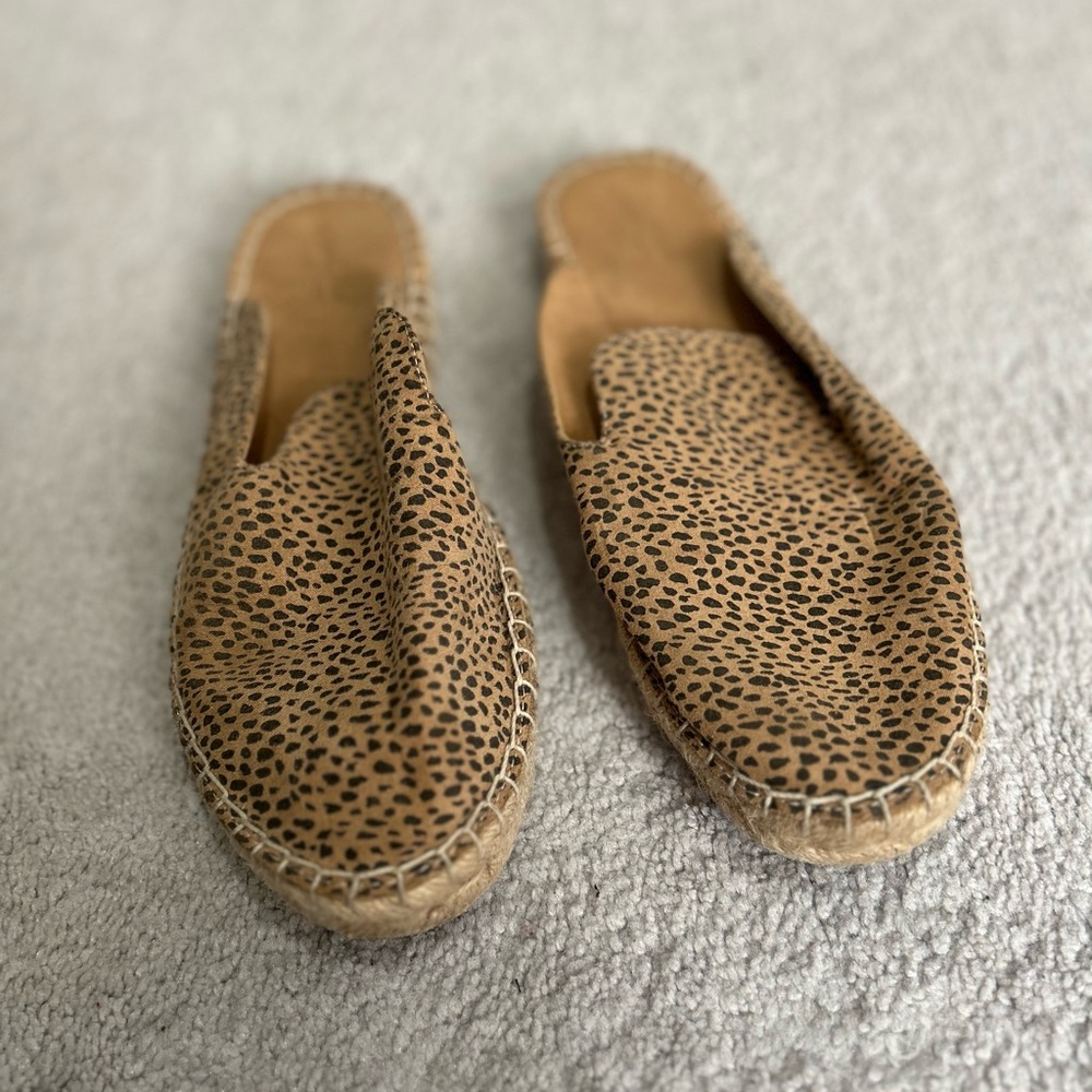 Universal thread Leopard Print Women's Slip-On Shoes 
size 7 1/2